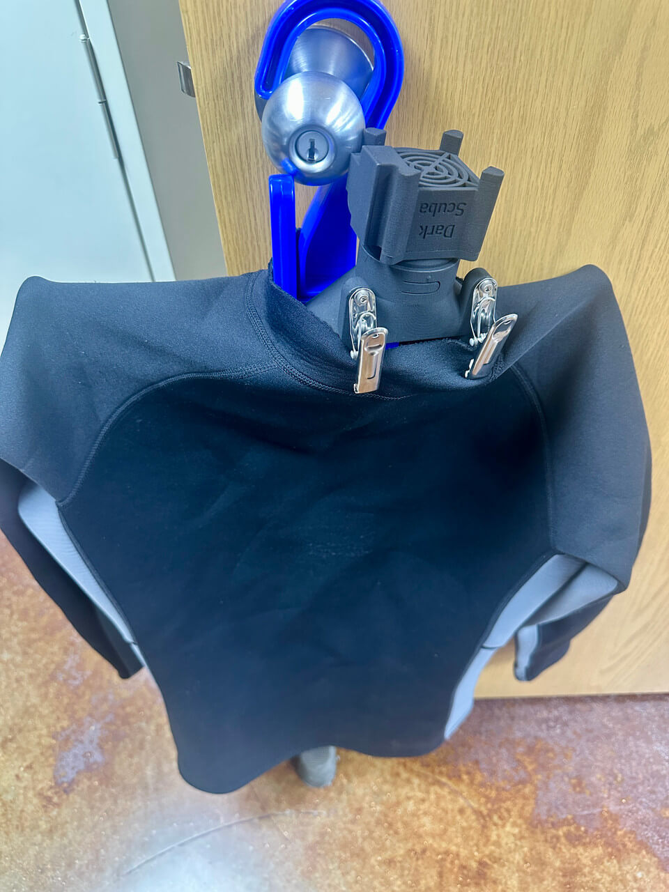 Dark Scuba Gear Drying System - Image 8