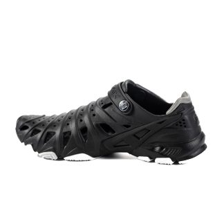 2.0 Closed Toe Water Shoes For Women